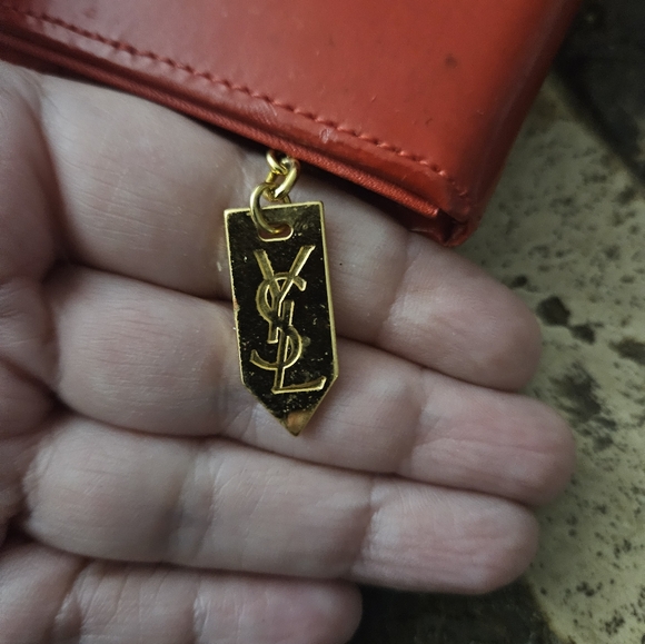 YSL Yves Saint Laurent Red Patent Leather long wallet with gold hardware - Picture 7 of 7